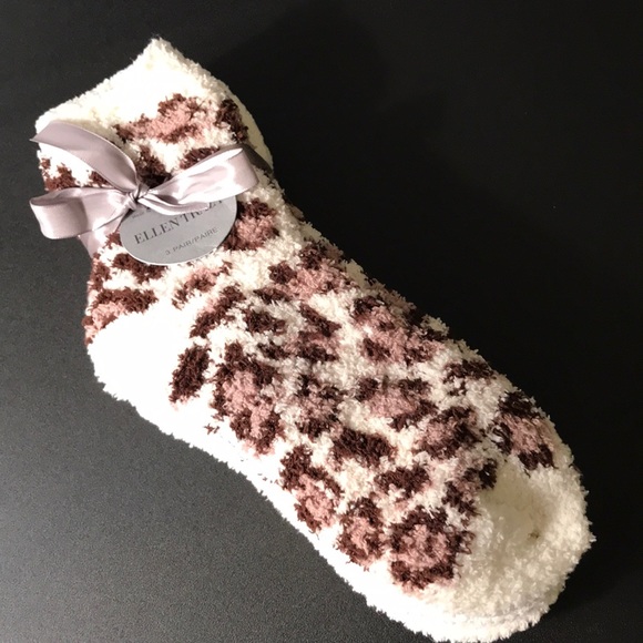 Ellen Tracy Accessories - Ellen Tracy Fuzzy Warm Socks
